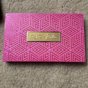 Pur X Barbie pallet